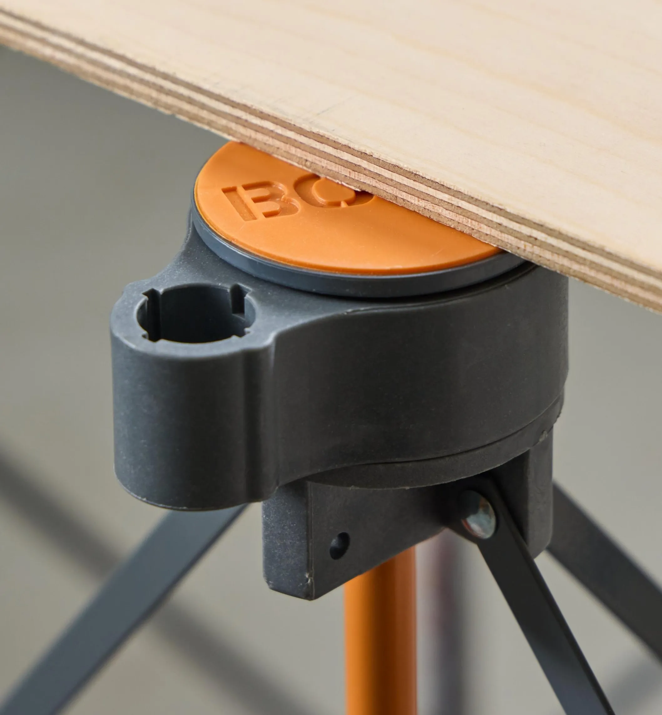 Bora Centipede Table