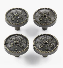 Chartres Cup Pull & Knob