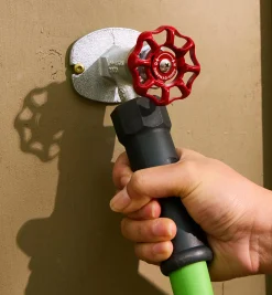 Lee Valley 10' Leader Hose With Swivel Collars