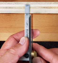 Lee Valley Replica Honing Guide