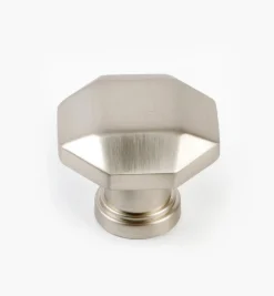Menlo Park Faceted Knob