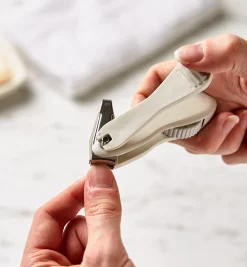 Rotary Fingernail Clipper