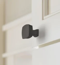 Stature Square Knob